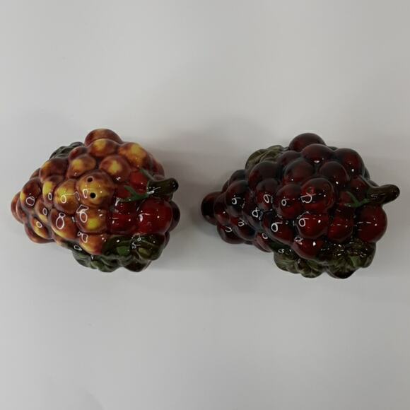 Vintage Salt & Pepper Shaker Set GRAPE Bunches - Picture 2 of 8